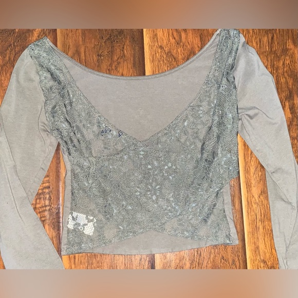 Long sleeve olive green crop top - Picture 3 of 4